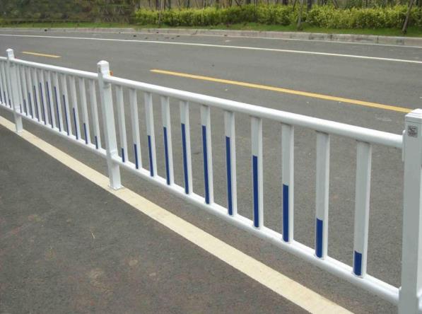 西城公路护栏