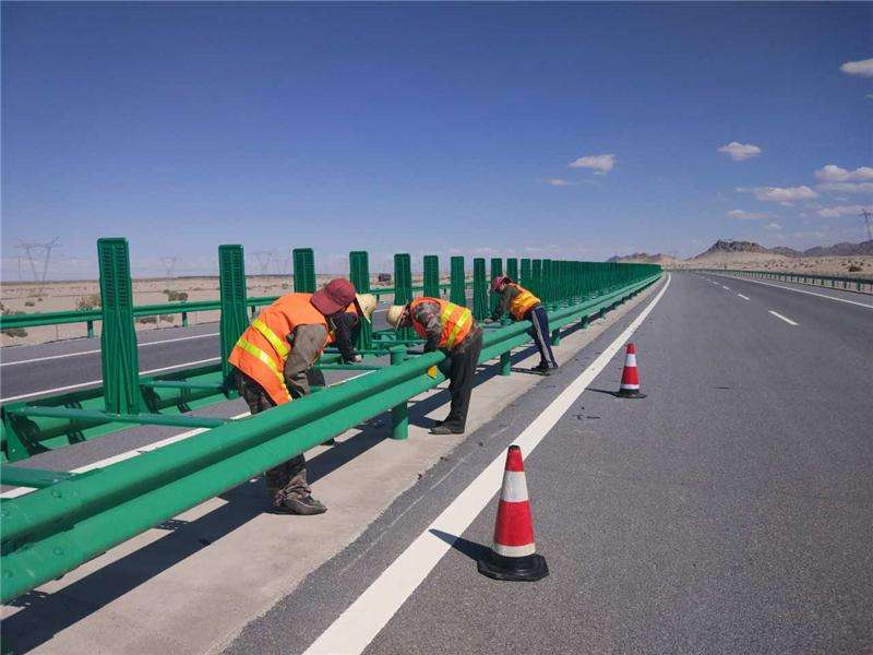 西城高速公路护栏